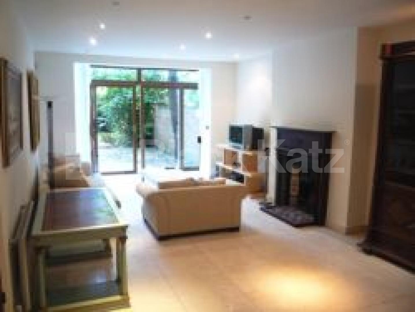 			3 Bedroom, 1 bath, 1 reception Maisonette			 Avenue Road, CROUCH END